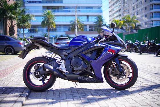 SUZUKI GSX-R750 